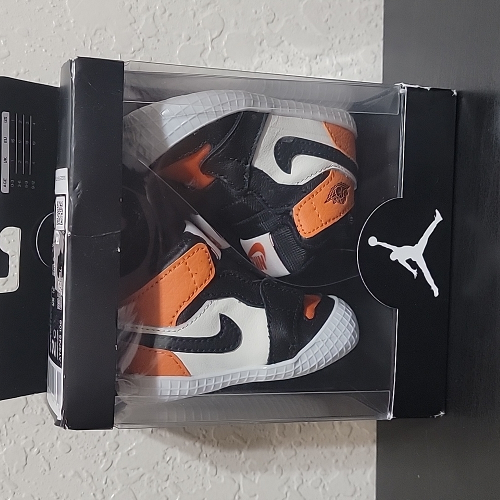 Jordan 1 Crib bootie